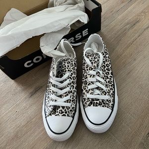 Woman’s Converse Sneakers
